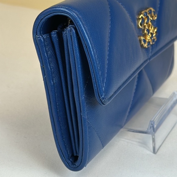 CHANEL 19 CC Blue Lambskin Flap Long Wallet  Sticker Series #29 2019, CHANEL box - Picture 10 of 17